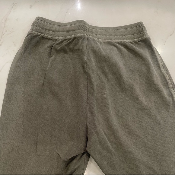 NWOT! Old Navy Women’s Dark Green Joggers - Picture 11 of 11